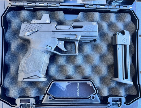 Taurus TX 22 Compact boxed